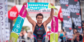 Kevin Viñuela y Helene Alberdi vencen el XXXV Triatlón de Donosti