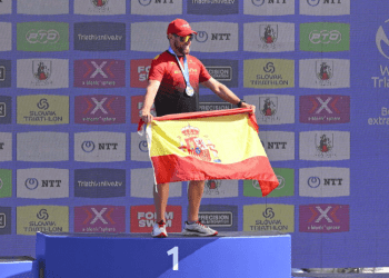 El paratriatleta Eduardo Oliva sella dos medallas en los Mundiales Multideporte de Samorín