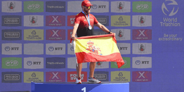 El paratriatleta Eduardo Oliva sella dos medallas en los Mundiales Multideporte de Samorín