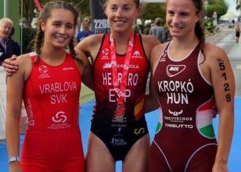 Paula Herrero, campeona de Europa de Acuatlón con Cristian Fernández plata
