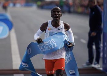 Eliud Kipchoge bate (su propio) récord del Mundo de Maratón