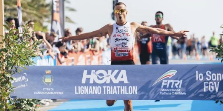 David Castro vence el «Lignano Triathlon» con Sara Guerrero 4ª