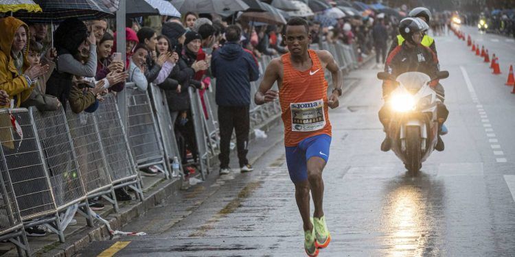 Berihu Aregawi se queda en Laredo a 9″ del récord del mundo de 10K