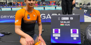El fenómeno Fanni Szalai: podio en la SuperLeague Triathlon con 15 años