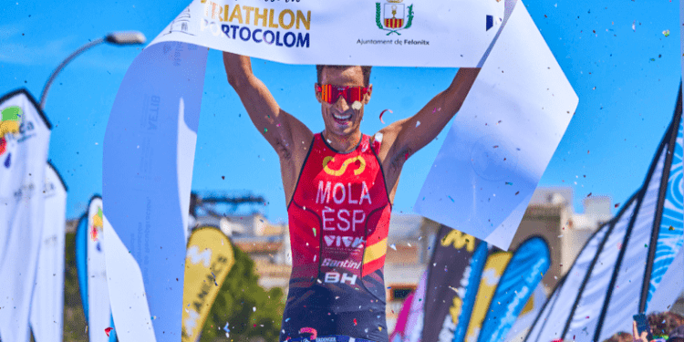 Mario Mola se exhibe en el XXVI aniversario de Portocolom