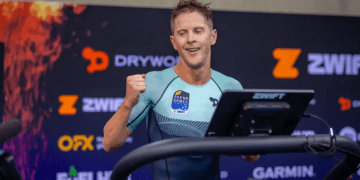 Henri Schoeman y Sophie Linn campeones del mundo de Triatlón Electrónico