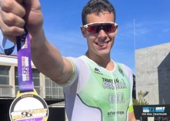 Más de 500 triatletas sellan con éxito una edición más del 100x100Half L’Escala