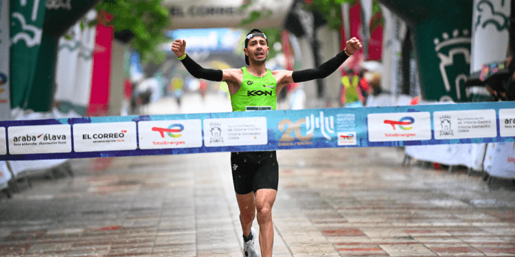 Más de 2.750 participantes sellan con éxito el XX Aniversario del «TotalEnergies Vitoria-Gasteiz Maratón Martín Fiz»