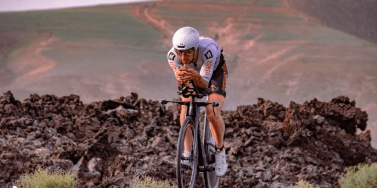 Jordi Montaveta roza la gloria (y el slot al mundial) en IRONMAN Lanzarote