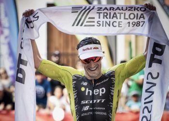 Sebastian Kienle y Sara Pérez vencen un histórico Triatlón de Zarautz 2023
