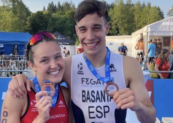 Esteban Basanta y María Casals bronces en la Copa de Europa de Kitzbühel
