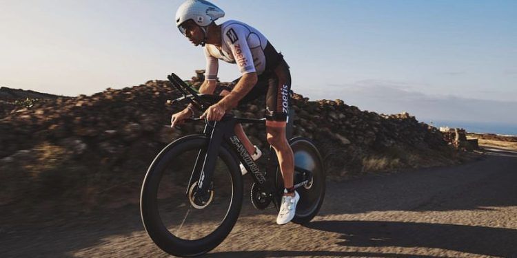 Jordi Montraveta vuelve a rozar un podio internacional en el Alpe Triathlon