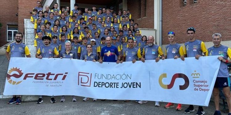 Ya se encuentra en marcha el «Encuentro Nacional de Menores de Triatlón»