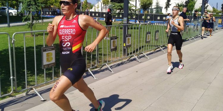 Sara Guerrero se queda a un segundo de la gloria en el Europeo de Triatlón Sprint