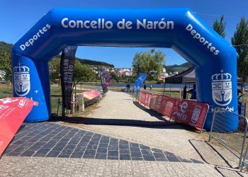 Roban el arco de meta al Náutico de Narón mientras montaban su prueba