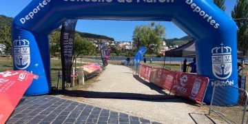 Roban el arco de meta al Náutico de Narón mientras montaban su prueba