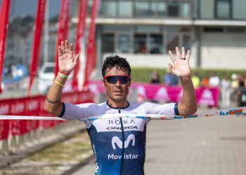 Javier Gómez Noya vence en su regreso a la competición junto con Sara Alemany