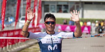 Javier Gómez Noya vence en su regreso a la competición junto con Sara Alemany