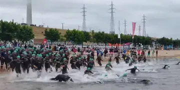 Bochorno en Murcia tras la suspensión ‘in situ’ del Triatlón de Mazarrón