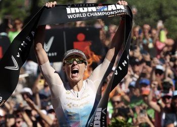 Lucy Charles sale por la puerta grande de Kona en su quinto asalto