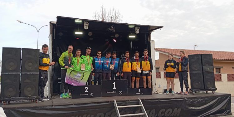 El Triatlón Laguna de Duero roza el triplete en el regional de Castilla y León de Duatlón por Relevos
