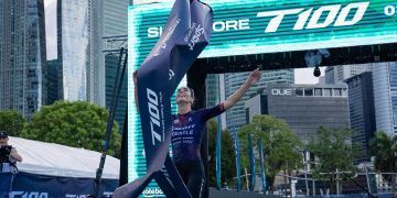 Ashleigh Gentle arrasa en T100 Singapur
