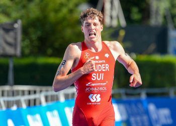 Max Studer la lía: Mejor marca de la historia de 5.000 de un triatleta