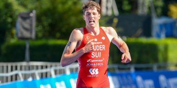 Max Studer la lía: Mejor marca de la historia de 5.000 de un triatleta