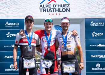 Dos medallas en nuestro paso por ‘Alpe d’Huez Triathlon’ a cargo de Arrasate y Montraveta