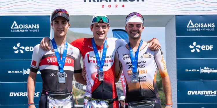 Dos medallas en nuestro paso por ‘Alpe d’Huez Triathlon’ a cargo de Arrasate y Montraveta