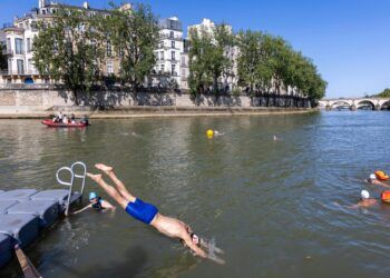 A 48 horas de la prueba de Triatlón NO se puede nadar en el Río Senna