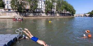 A 48 horas de la prueba de Triatlón NO se puede nadar en el Río Senna