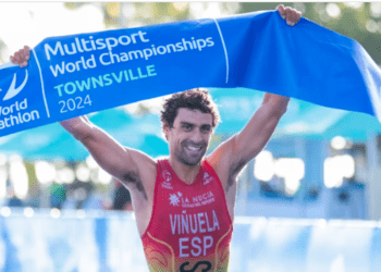 Kevin Viñuela y Cristian Fernández: podios en el Mundial de Acuatlón