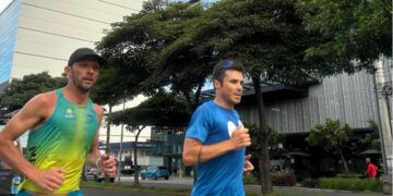 Javier Gómez Noya: de vuelta a la oficina en Costa Rica