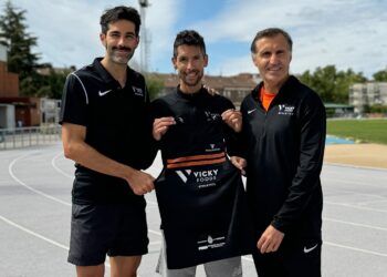 El atleta Javi Guerra ficha por el Vicky Foods Athletics en sus últimos años como profesional