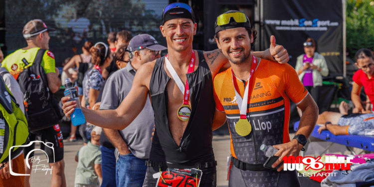 Casi 500 deportistas despiden la temporada 100x100half en L’Estartit