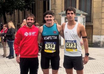 Diego Méntrida, el mejor triatleta en la mítica Behobia-San Sebastián
