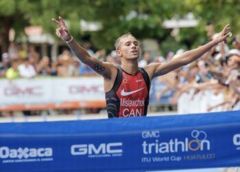 Nuevo encuentro de triatletas de media y de corta en el IRONMAN 70.3 Pucón