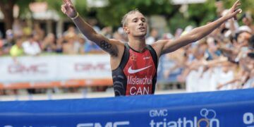Nuevo encuentro de triatletas de media y de corta en el IRONMAN 70.3 Pucón