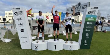 Tim Smeenge y Tessa Kortekaas lideran la 4 Stage MTB Race Lanzarote en su ecuador