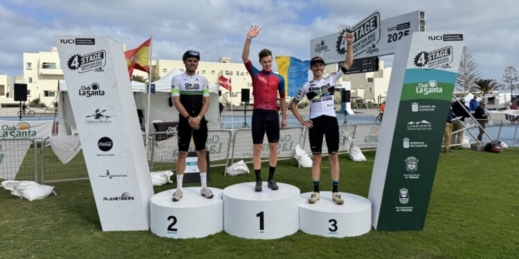 Tim Smeenge y Tessa Kortekaas lideran la 4 Stage MTB Race Lanzarote en su ecuador
