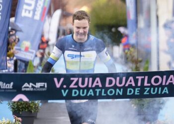 Jonathan Wayafee y Emilie Morier se llevan el Duatlón de Zuia más épico e internacional