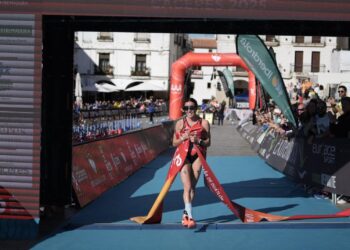 María Varo se marca un ‘hat trick’ arrasando en el Campeonato de España de Duatlón