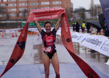 María Varo y Jarno Pousada vencen en un épico clasificatorio de Alcobendas donde tuvieron que abandonar 26 hombres