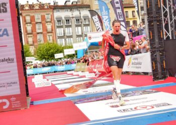 La selección española para el Europeo de Triatlón Media Distancia y Acuatlón de Pamplona