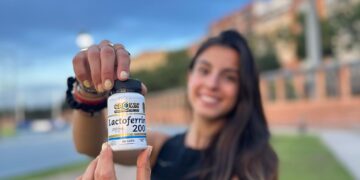 Lactoferrin 200 de Crown Sport Nutrition: un suplemento para reforzar inmunidad, el hierro y recuperación muscular