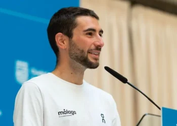 Alberto González firma un 14’16» en el 5.000 del Desafío Nerja