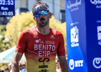Antonio Benito revalida su título de campeón del mundo de Triatlón de Larga Distancia