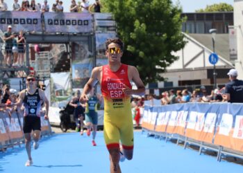 Pelayo González se queda a las puertas del podio de la Copa de Europa de Triatlón Premium de Holten