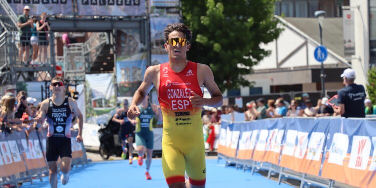 Pelayo González se queda a las puertas del podio de la Copa de Europa de Triatlón Premium de Holten